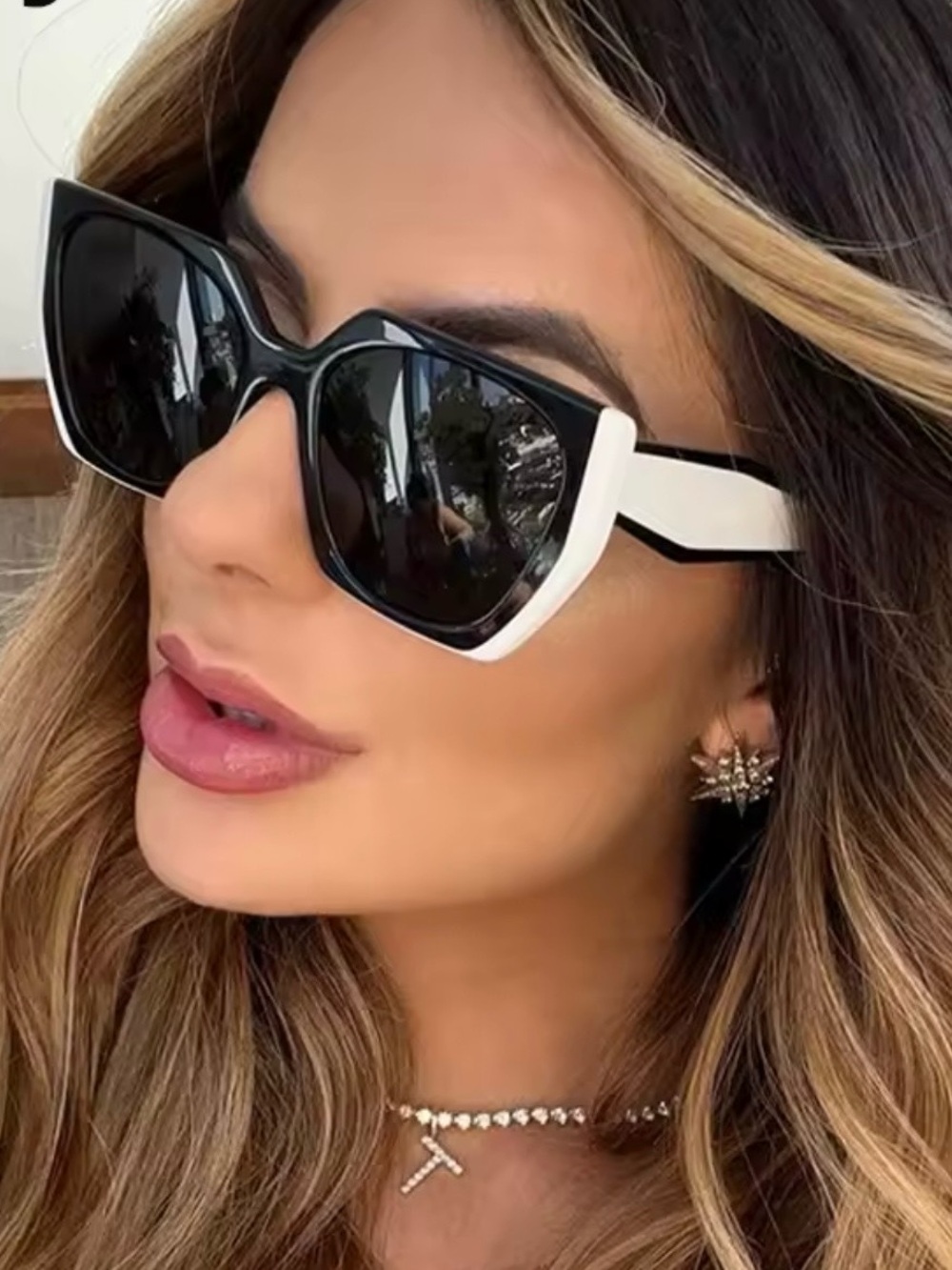 🕶️FUN AND TRENDY UNIQUE GEO SUNNIES IN BLACK AND WHITE-NEW‎